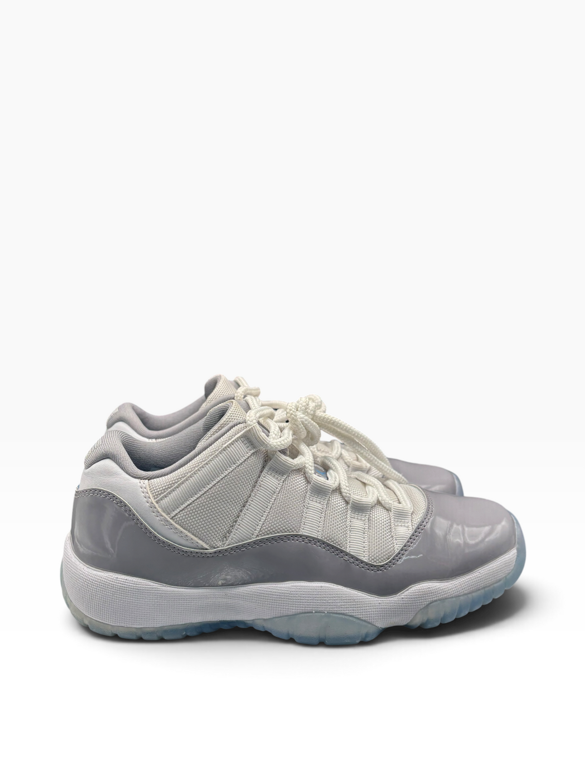 Jordan 11 Retro Low Cement Grey