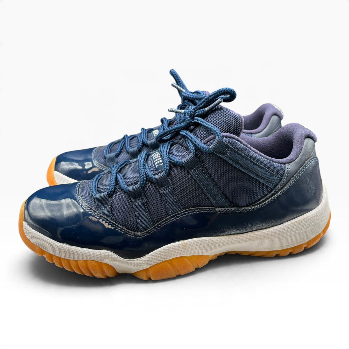 Jordan 11 Retro Low Midnight Navy